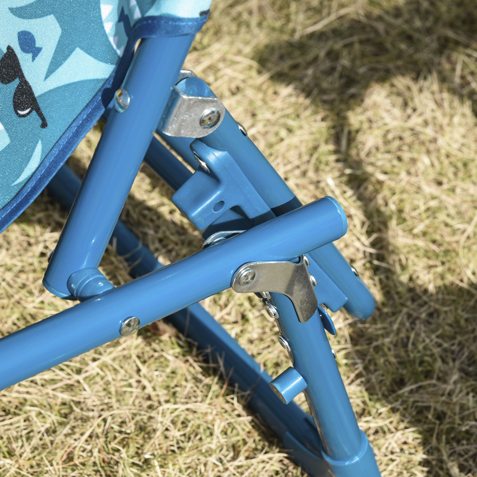 Outsunny Chaise Lounge Chair for Kids Patio Shark Pattern Folding Recliner  Portable with Adjustable Backrest Outdoor Beach Pool Camping x 