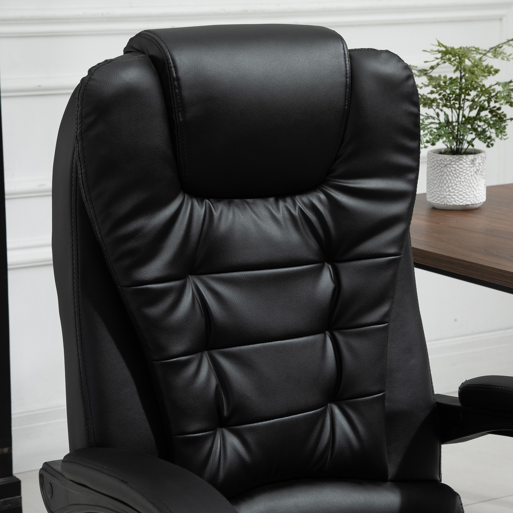Vinsetto 7-Point Vibrating Massage Office Chair, High Back Executive Chair with Lumbar Support, Footrest, Adjustable Height, Black