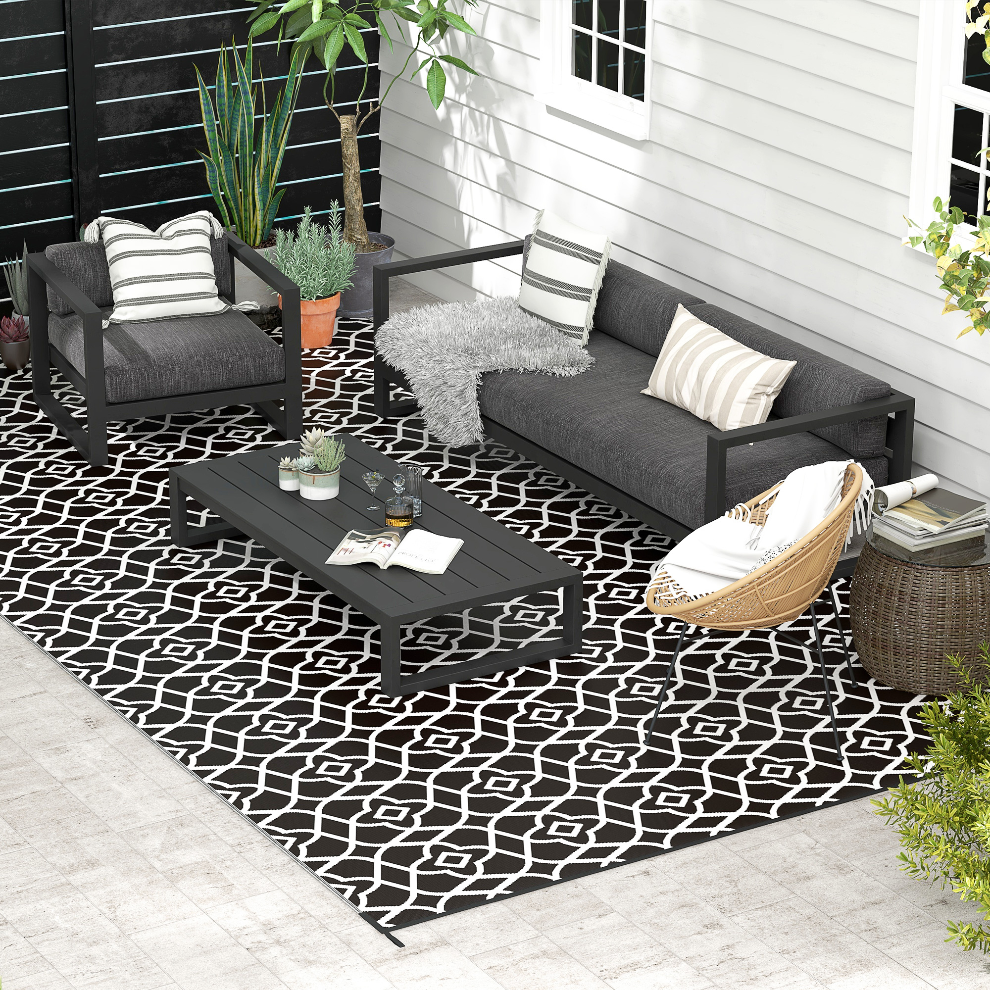 Outsunny Reversible Outdoor Rug, Waterproof Plastic Straw RV Rug With Carry Bag, 9' X 18', Black And White Clover , Aosom Canada