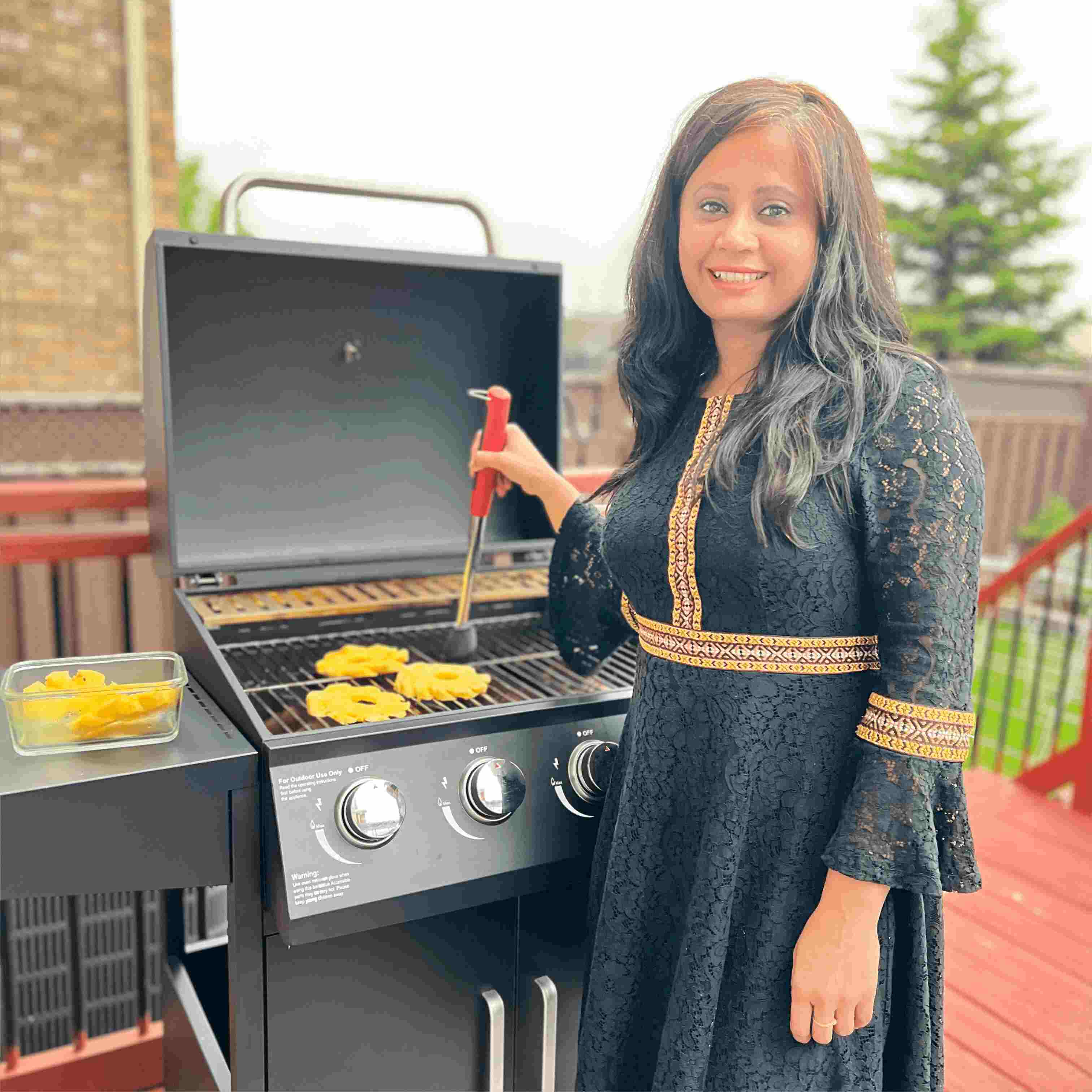 Outsunny 4+1 Burner Liquid Propane Gas Grill Outdoor Cabinet Style