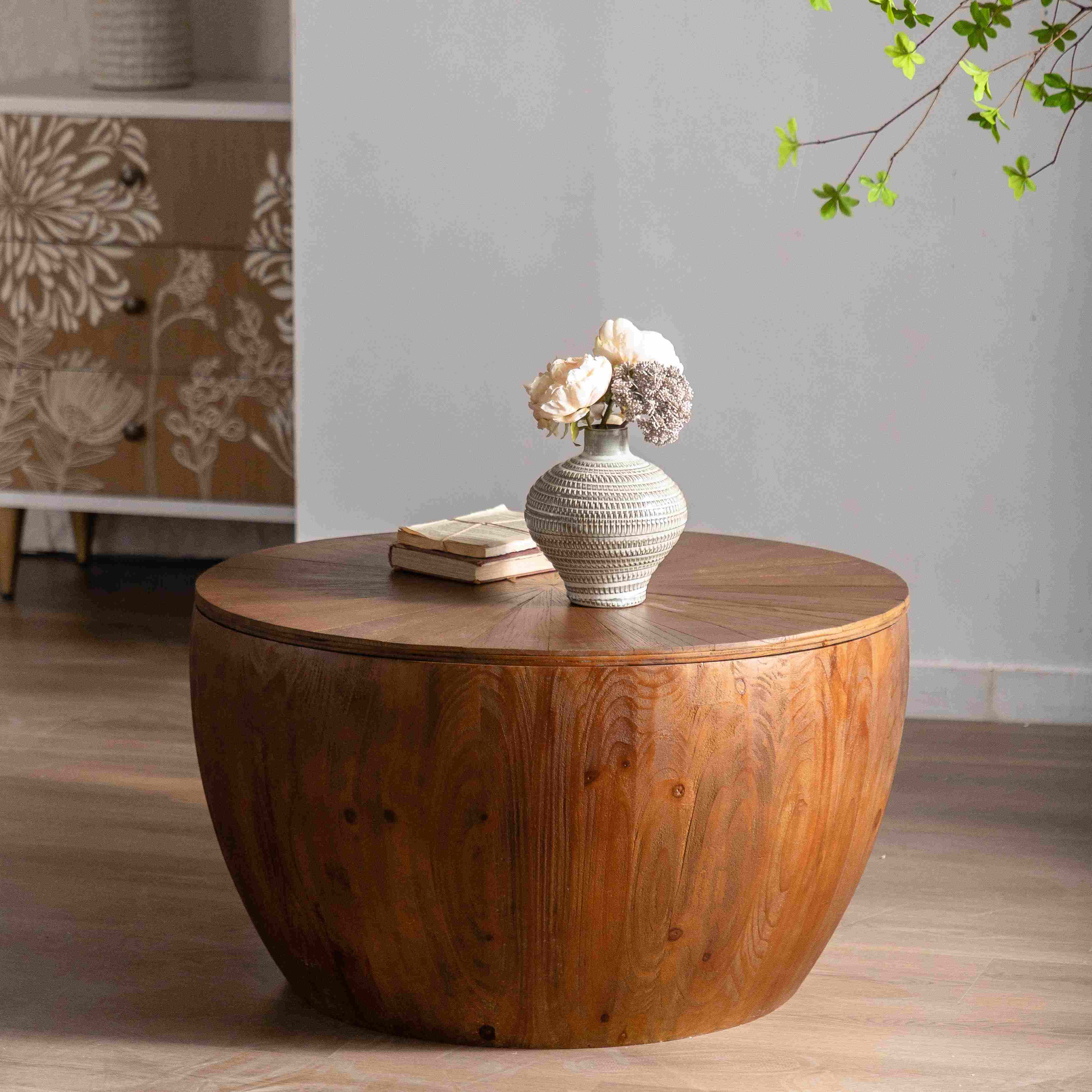 31.5" Vintage Style Bucket Shaped Coffee Table with Storage Function for Office, Dining Room, and Living Room, 31.5"x31.5"x17.72", Brown