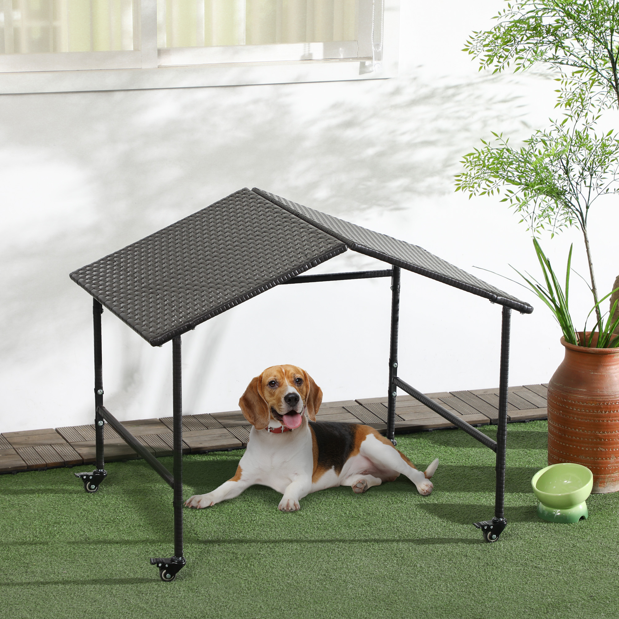 PawHut Outdoor Dog Shelter with Wheels, Portable Wicker Animal Shelter ...