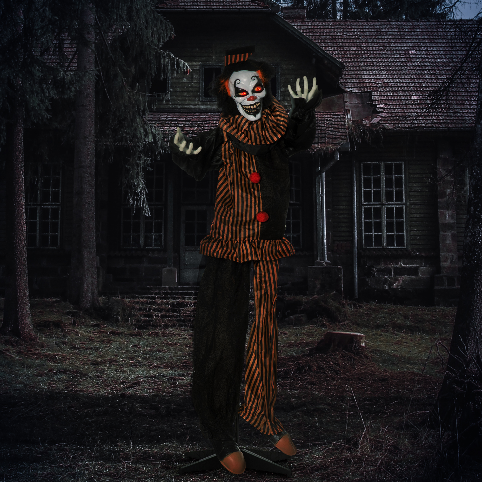 Outsunny 5.6' Life Size Clown Outdoor Halloween Decoration Animatronic, Animated Prop w/ Light Up Eyes | Aosom Canada
