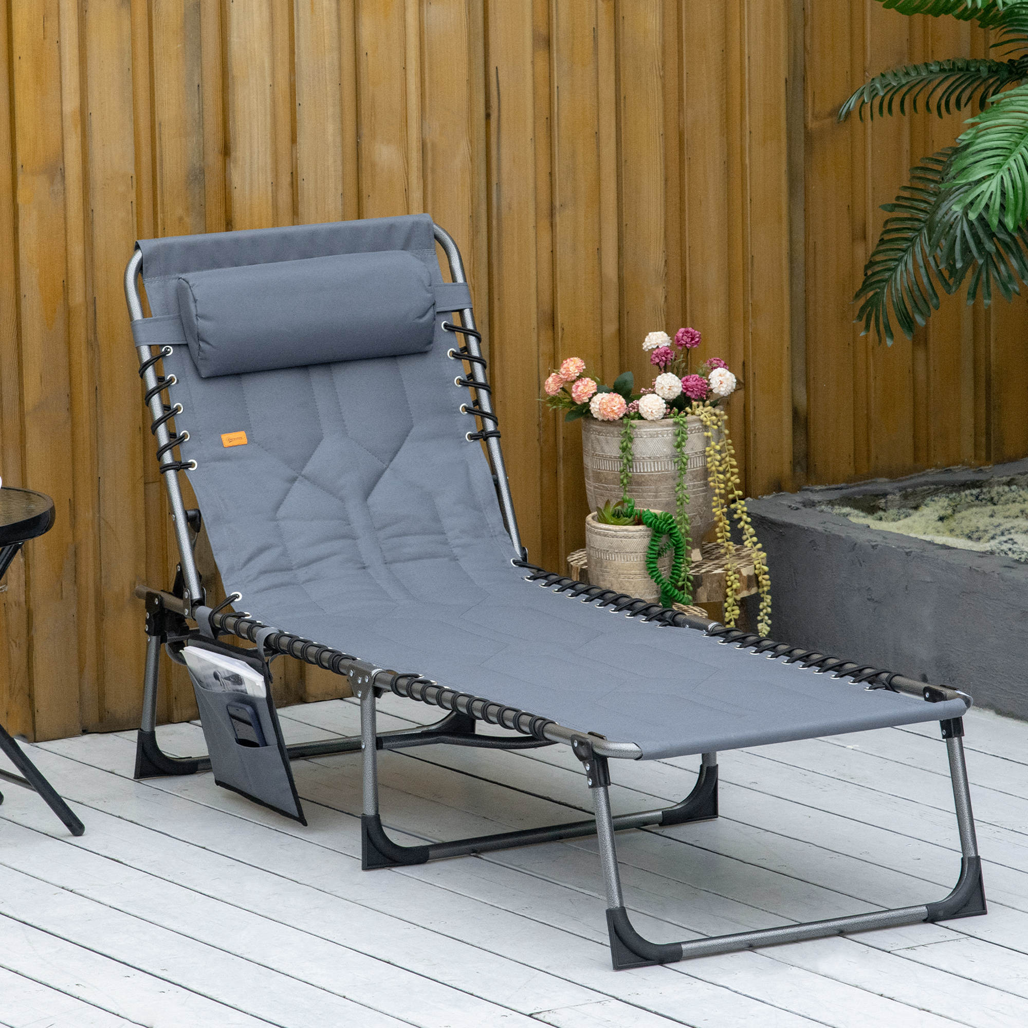 Outsunny Folding Chaise Lounge Chair, Outdoor Padded Reclining