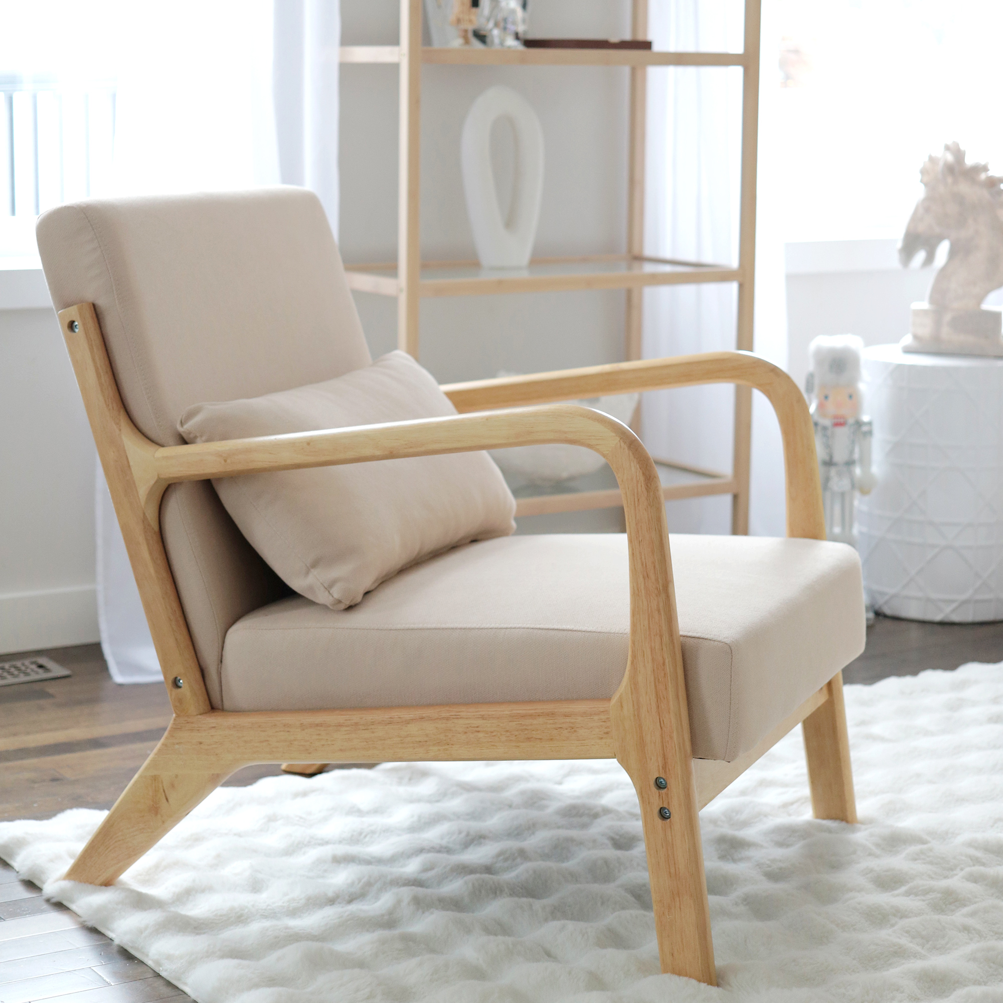 HOMCOM Velvet Luxury: Retro Fabric Lounge Chair with Wood Legs, Thick Padding for Bedroom or Living Room, Beige Finish Aosom Canada