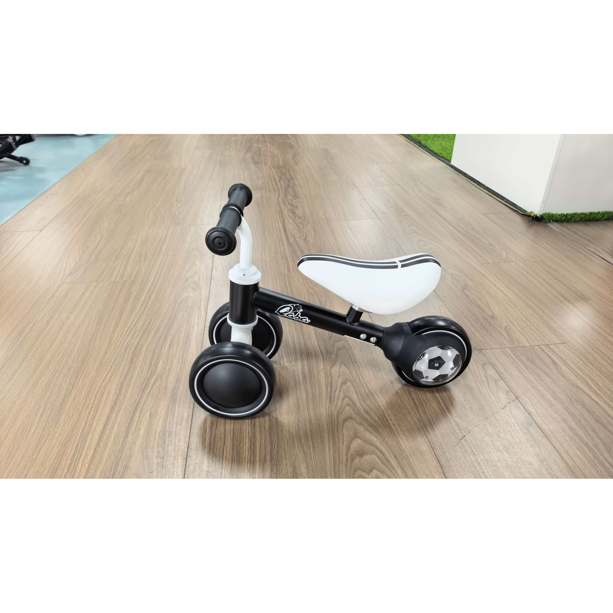 Qaba Balance Bike, Baby Bike with 135° Steering Limit & Lighting Rear Wheels for Toddlers 12-24 Months, Black Aosom Canada