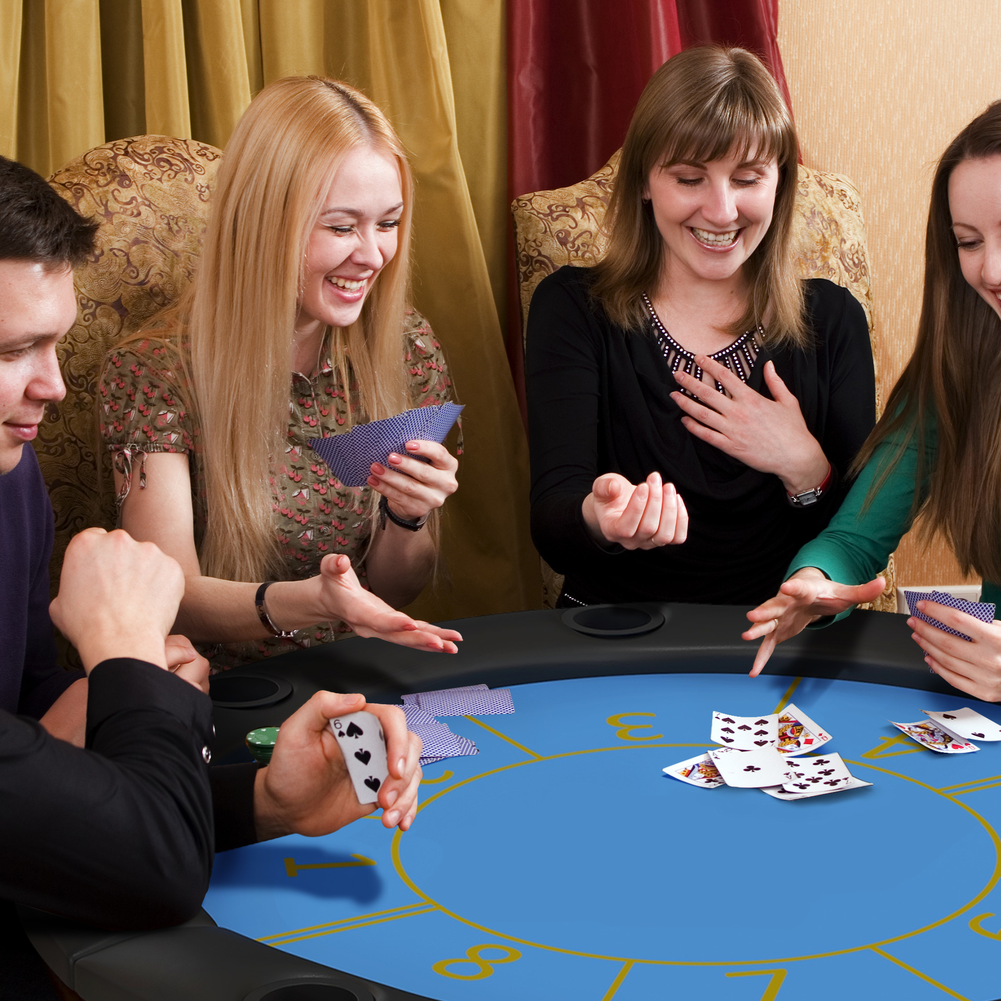 Soozier Portable Poker Table for 8 Players Foldable Blackjack Game Table with Cup Holders Round 47" Black Aosom Canada