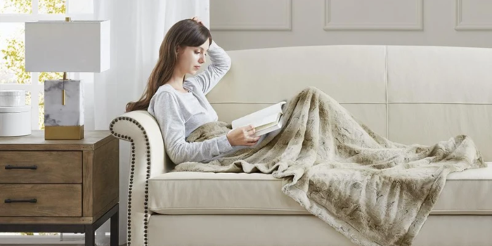 Faux Fur Throw Blanket