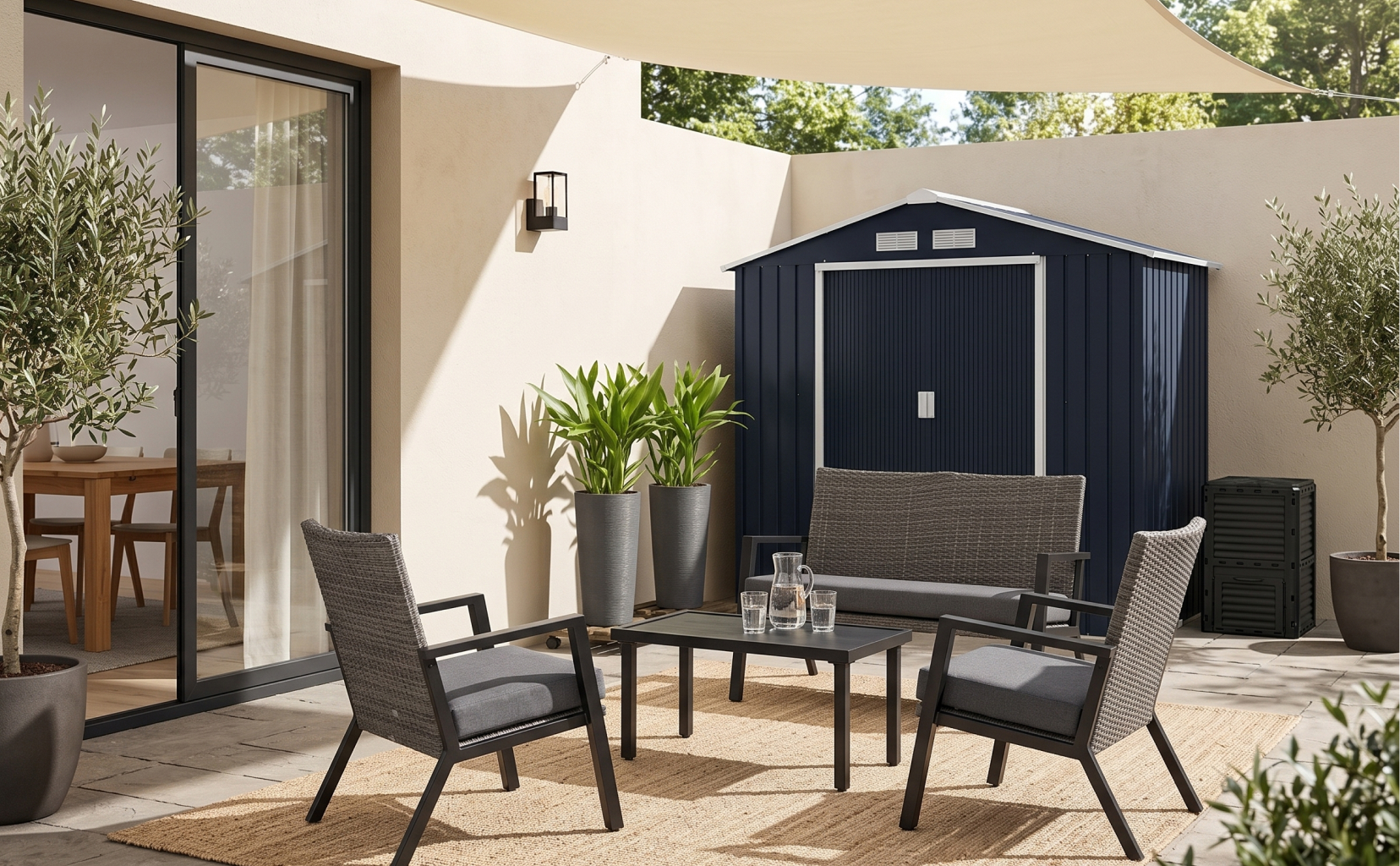 Relaxed Outdoor Living, Well Organised