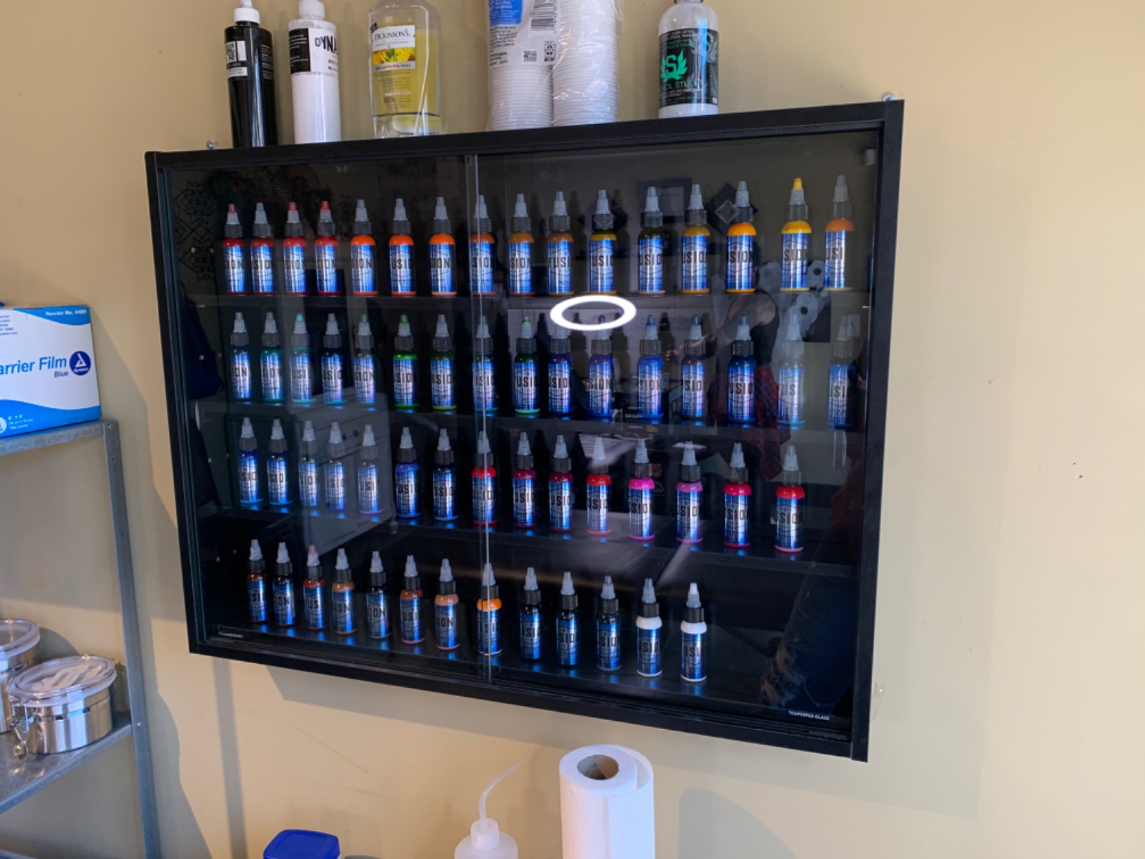 5storey Wall Shelf Display w/2 Glass Doors and 4