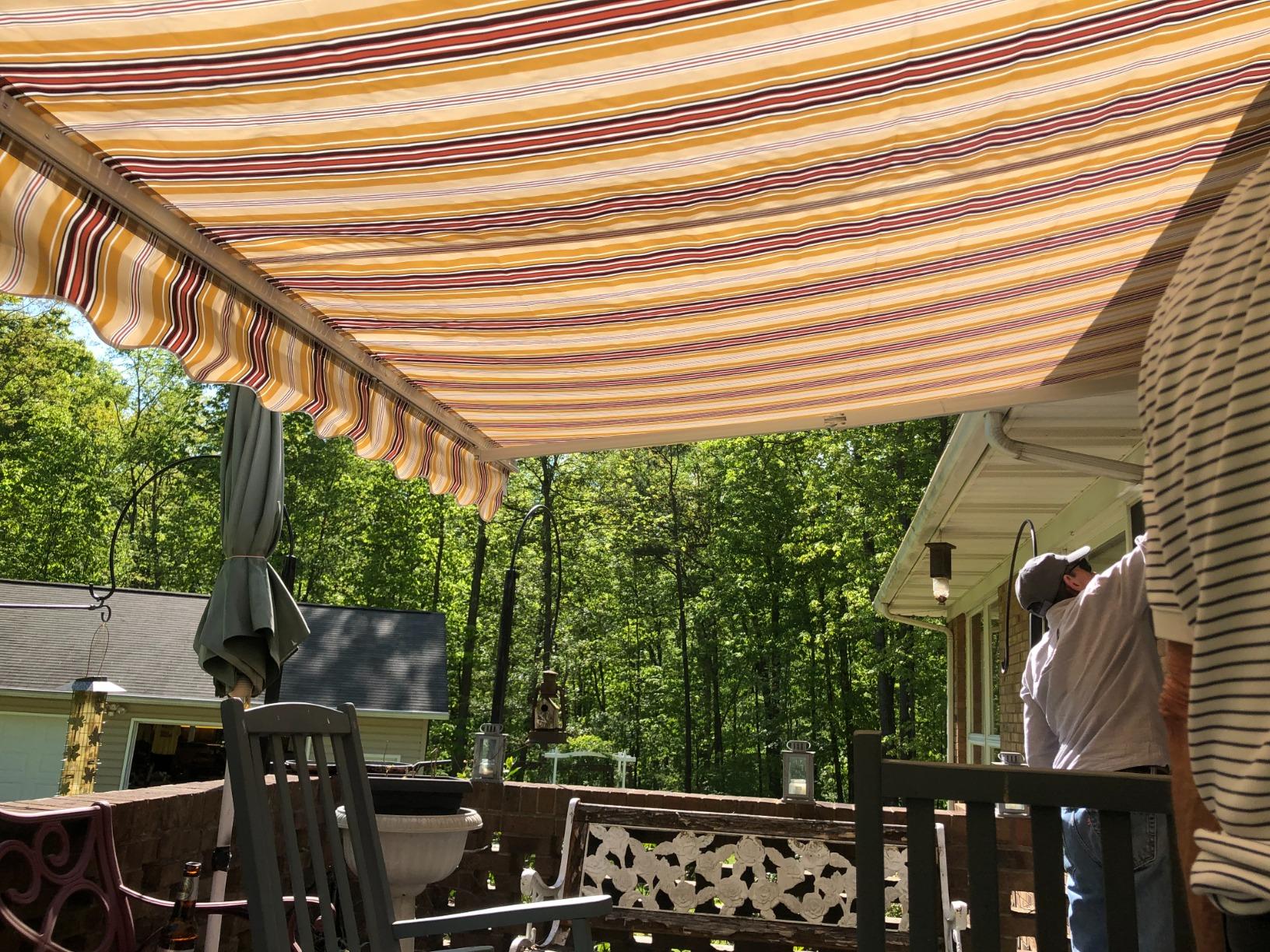 Outsunny 13'X8' Manual Retractable Patio Awning Window Door Sun Shade