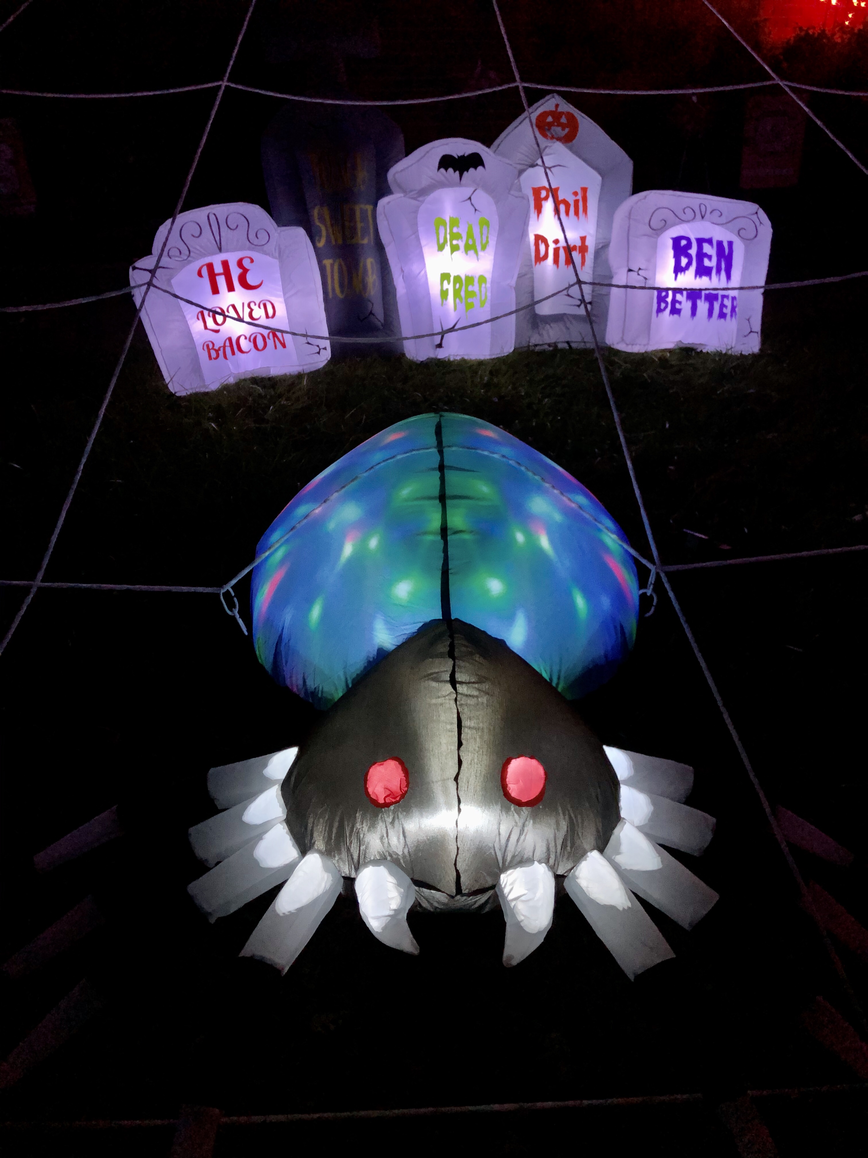 HOMCOM 5ft Long Halloween Giant Scary Spider – LED Lighted Airblown Inflatable Lawn Decoration main image 0