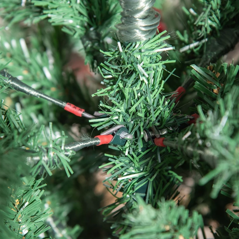 HOMCOM 4.5ft PVC Unlit Artificial Christmas Tree with 400 Tips and Foldable Metal Stand Green