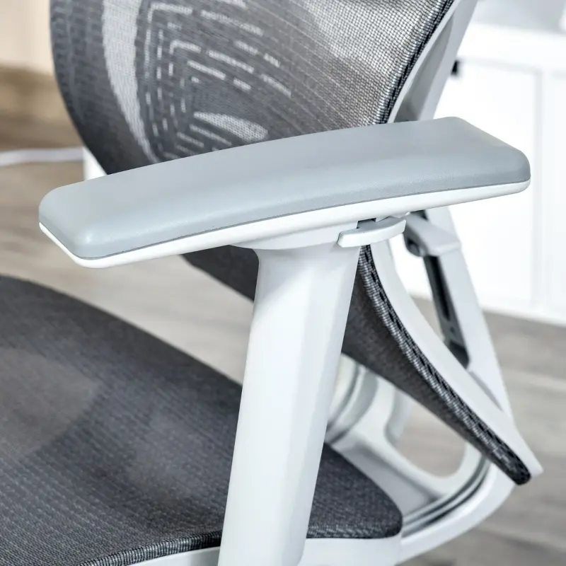 Vinsetto Adjustable Ergonomic Office Chair w/ 360° Swivel Base, 5 Star Wheels, Mesh Back