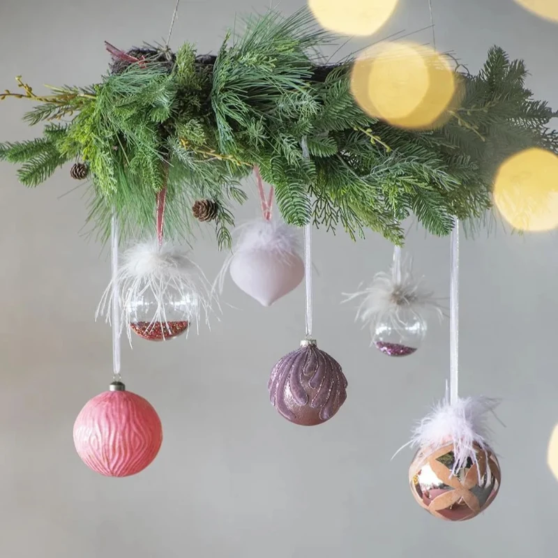 Set of 4 Glass Decorative Hanging Balls for Holiday Party Decorations, Christmas Ball Ornaments, Eye-Catching Design, D5", Red