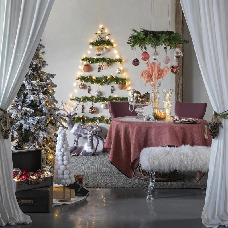 Set of 4 Glass Decorative Hanging Balls for Holiday Party Decorations, Christmas Ball Ornaments, Eye-Catching Design, D5", Red