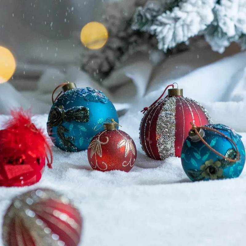 Set of 4 Glass Decorative Hanging Balls for Holiday Party Decorations, Christmas Ball Ornaments, D5", Red