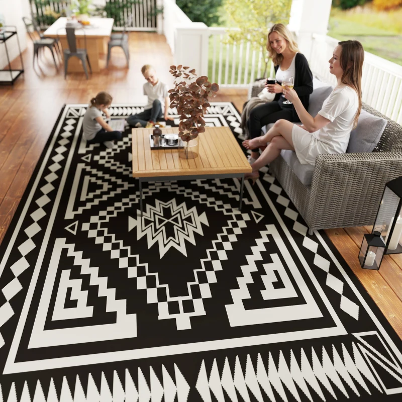Outsunny Reversible Outdoor Rug, Waterproof Plastic Straw with Carry Bag, 9' x 18', Black & White Square Patchwork