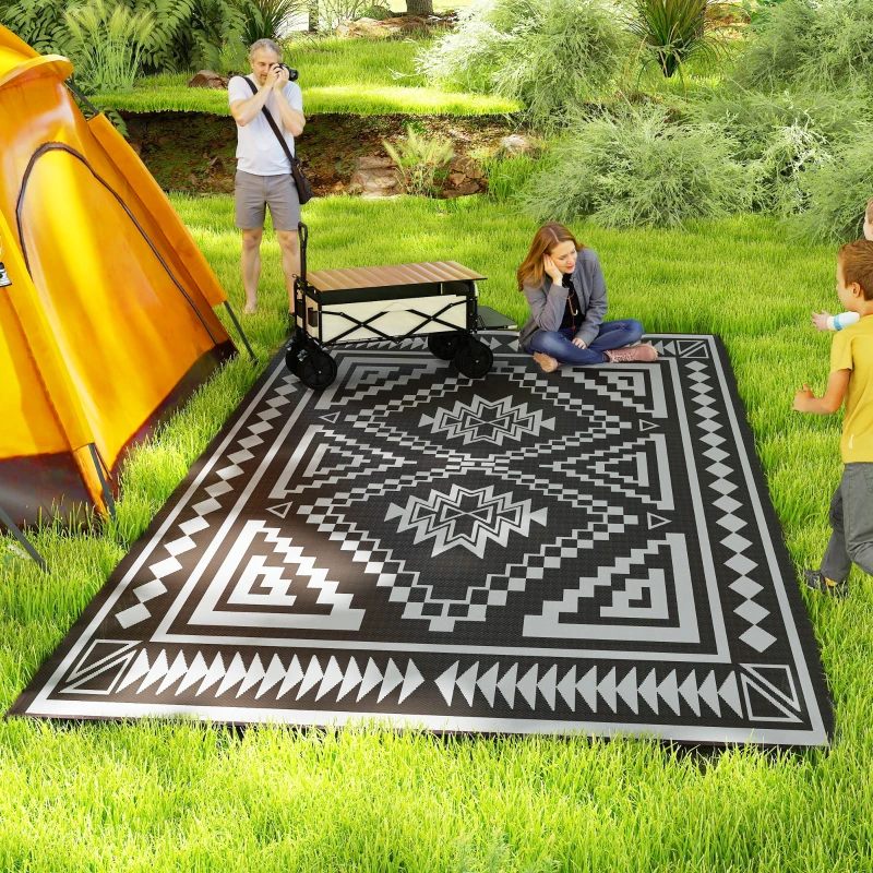 Outsunny Reversible Outdoor Rug, Waterproof Plastic Straw with Carry Bag, 9' x 18', Black & Gray Square Patchwork
