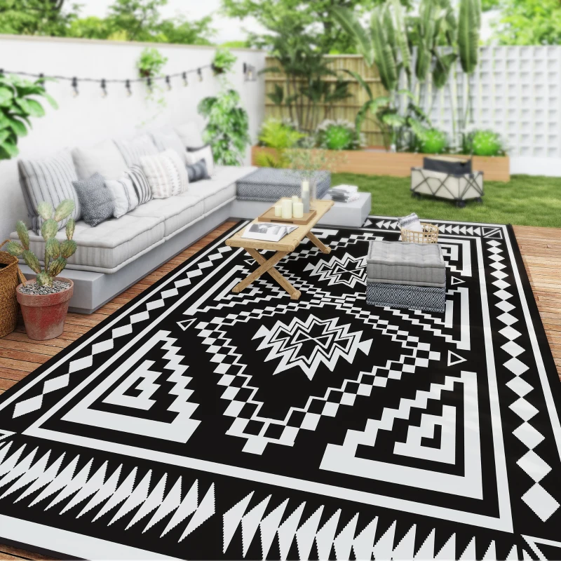 Outsunny Reversible Outdoor Rug, Waterproof Plastic Straw with Carry Bag, 9' x 18', Black & White Square Patchwork