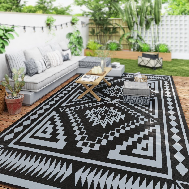 Outsunny Reversible Outdoor Rug, Waterproof Plastic Straw with Carry Bag, 9' x 18', Black & Gray Square Patchwork