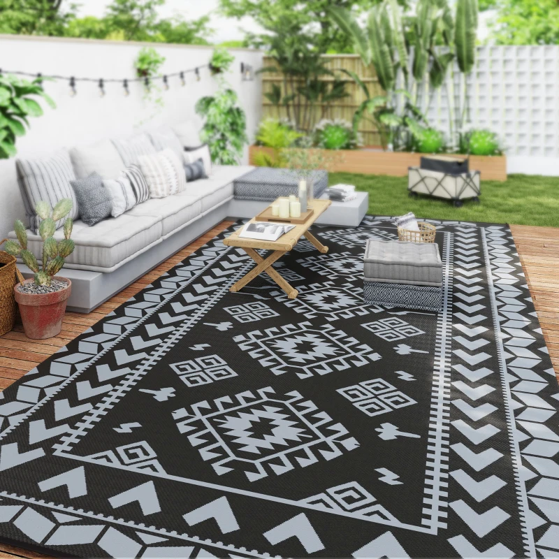 Outsunny Reversible Outdoor Rug, Waterproof Plastic Straw with Carry Bag, 9' x 18', Black & Gray Rhombus Patchwork
