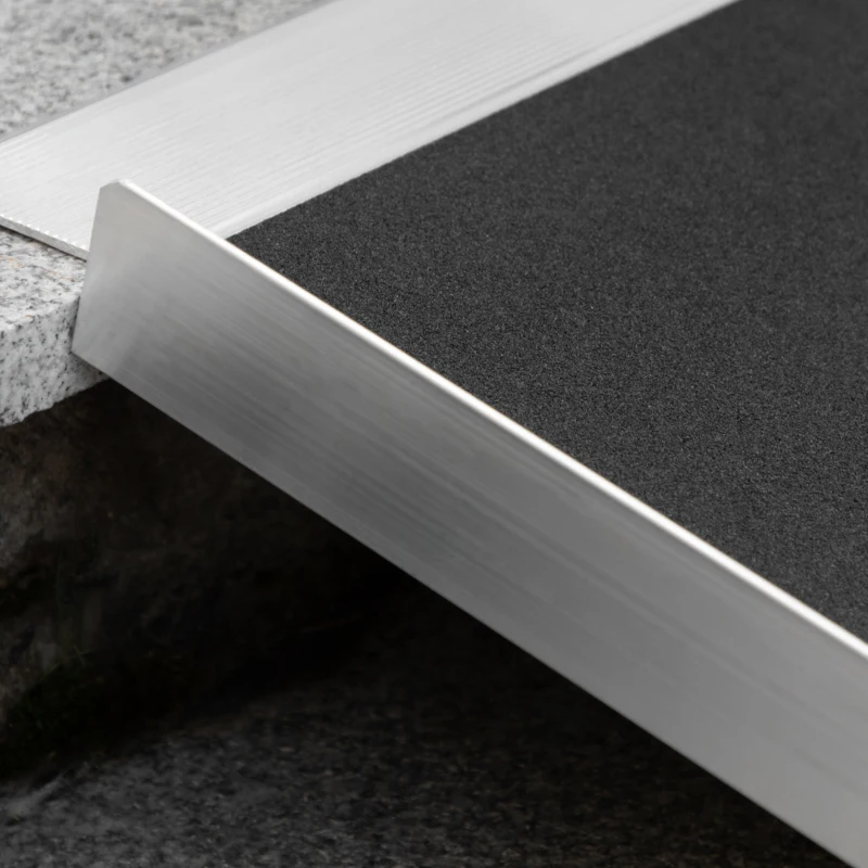 HOMCOM 4' Portable Wheelchair Ramp Aluminum Threshold Mobility Single-fold for Scooter with Carrying Handle