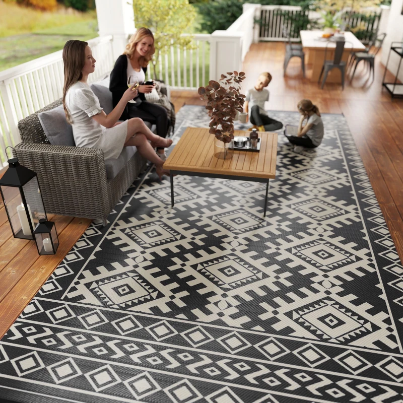 Outsunny Reversible Outdoor Rug, Waterproof Plastic Straw with Carry Bag, 9' x 18', Black & White Rhombus Border