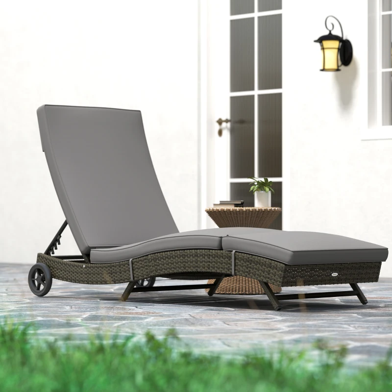 Outsunny Patio Wicker Chaise Lounge Chair, Outdoor PE Rattan Sun lounger with Adjustable Backrest and 2 Wheels, Gray