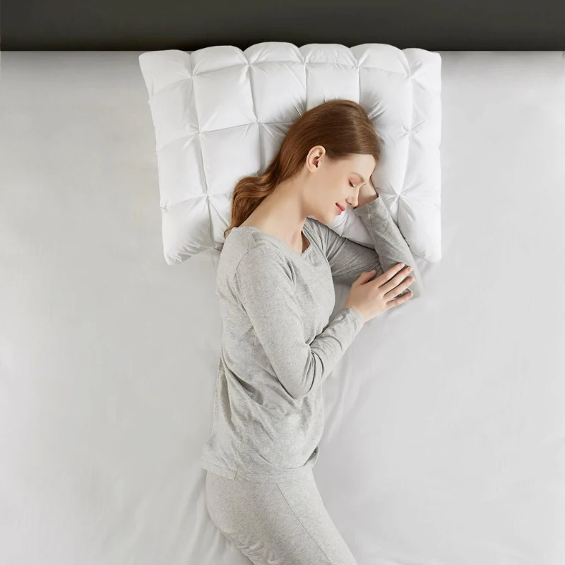 Luxuriously Soft Standard Overfilled Pillow Protector with 100% Polyester Microfiber, 3D Puff Stitching, Zipper Closure, 28" L x 20" W x 0.13" H, White