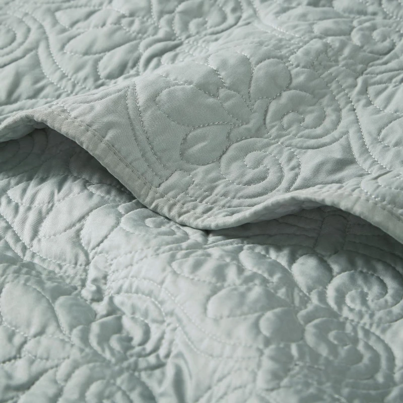 Oversized Quilted Blanket with 100% Cotton Filling, Classic Stitch Pattern, Machine Washable Throw for Any Home, 70" L x 60" W x 0.25" H, Seafoam
