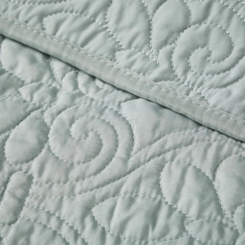 Oversized Quilted Blanket with 100% Cotton Filling, Classic Stitch Pattern, Machine Washable Throw for Any Home, 70" L x 60" W x 0.25" H, Seafoam