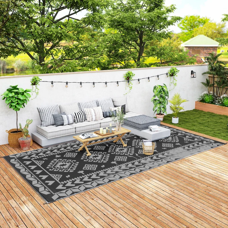 Outsunny Reversible Outdoor Rug, Waterproof Plastic Straw with Carry Bag, 9' x 18', Black & Gray Rhombus Patchwork
