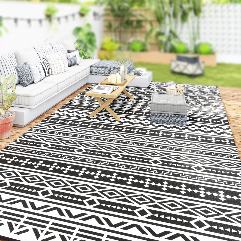 Outsunny Reversible Outdoor Rug, Waterproof Plastic Straw with Carry Bag, 9' x 18', Black & White Geometric Wall