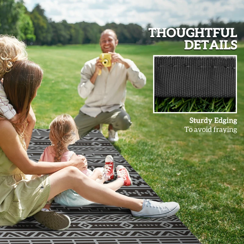 Outsunny Reversible Outdoor Rug, Waterproof Plastic Straw with Carry Bag, 6' x 9', Black & Gray Geometric Wall