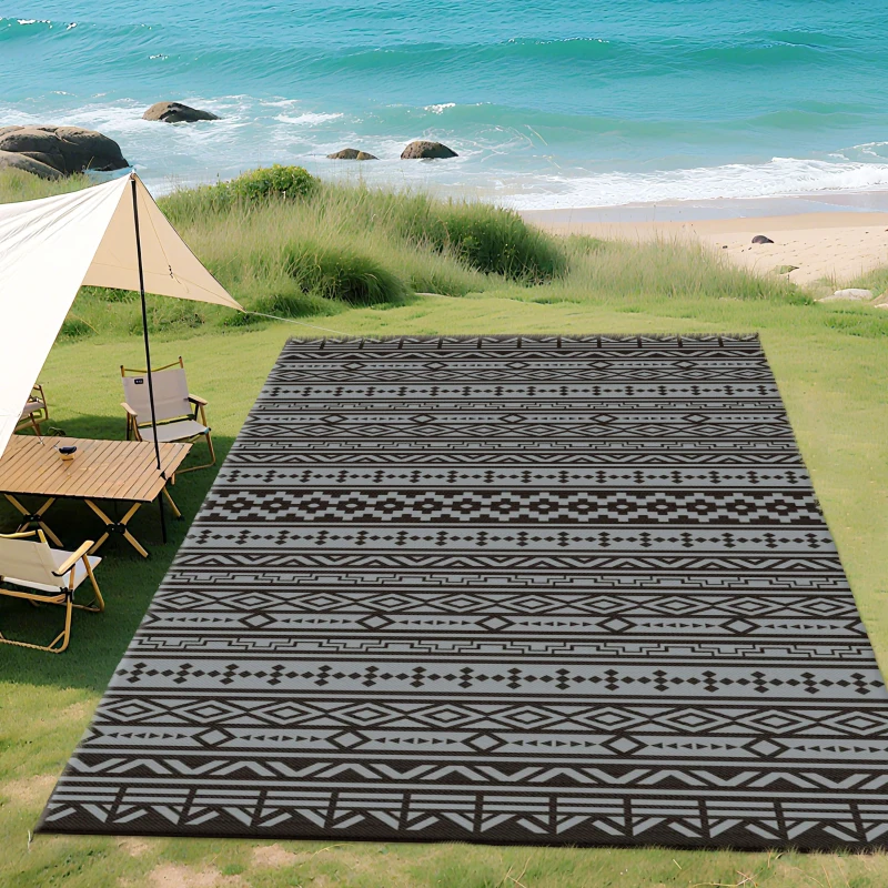 Outsunny Reversible Outdoor Rug, Waterproof Plastic Straw with Carry Bag, 9' x 18', Black & Gray Geometric Wall