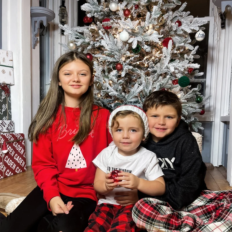 HOMCOM 7.5 FT Artificial Christmas Tree, Flocked Hinged Xmas Tree with 1218 Tips, Steel Base, Auto Open, Green