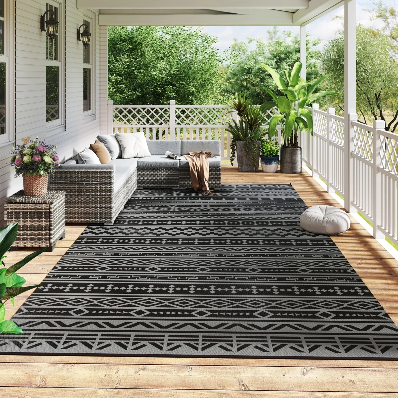 Outsunny Reversible Outdoor Rug, Waterproof Plastic Straw with Carry Bag, 9' x 18', Black & Gray Geometric Wall