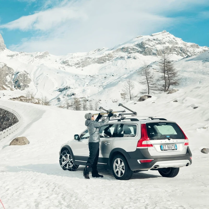 Thule SnowPack Large Roof Rack — Silver Ski & Snowboard Carrier, Holds 6 Pairs of Skis or 4 Boards