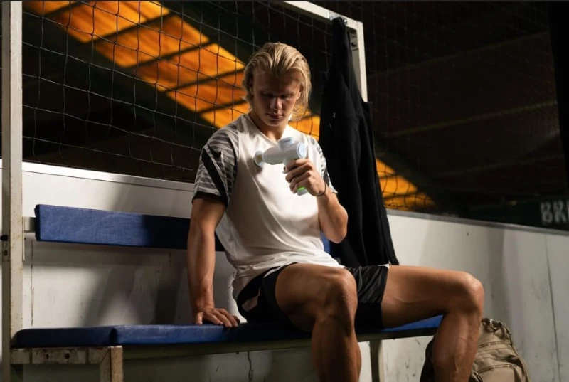 Hyperice Hypervolt Go 2 - Compact Handheld Percussion Massager, Arctic Grey - QuietGlide Tech, 3 Speeds, 2 Heads, Travel Friendly