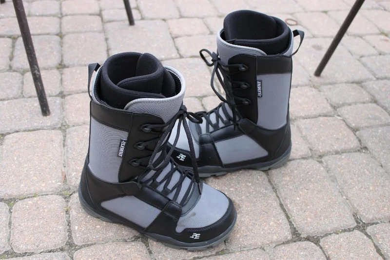 5th Element ST Men's Lace-and-Dial Snowboard Boots — Black, Strap-Binding Compatible, Waterproof Liners for All-Mountain Riding (Men's Sizes)