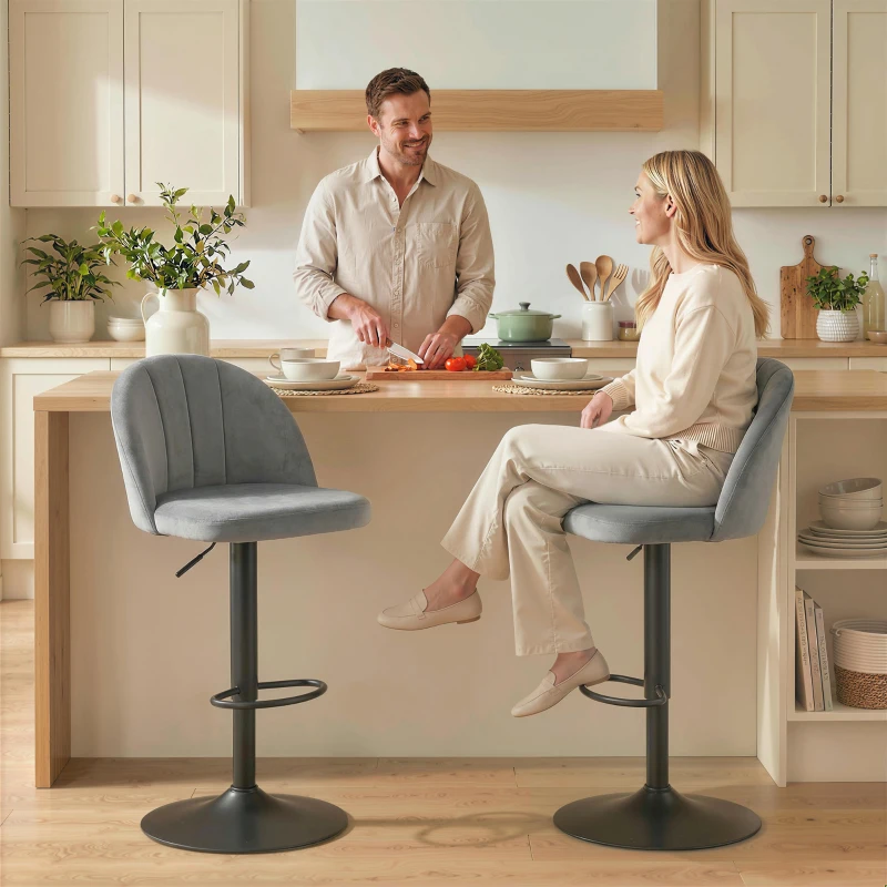 HOMCOM Bar Stools Set of 2, Swivel Counter Height Barstools with Footrest, Grey