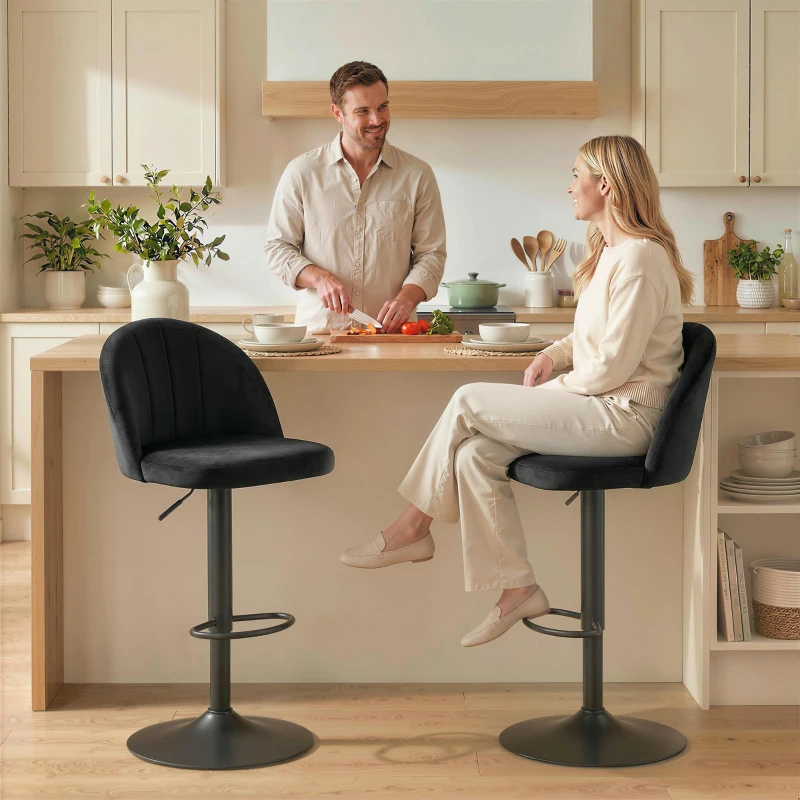 HOMCOM Bar Stools Set of 2, Swivel Counter Height Barstools with Footrest, Black