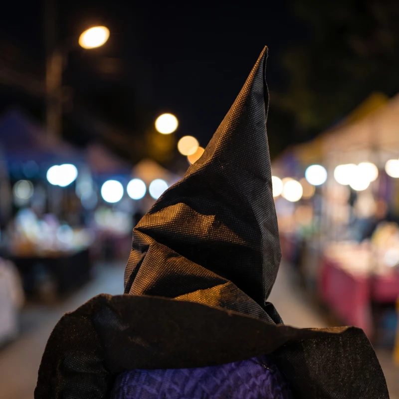 HOMCOM 48" Holding Hands Witch Trio Stake Halloween Yard Decoration, Halloween Witch Decor with Multicolored Light-Up Heads