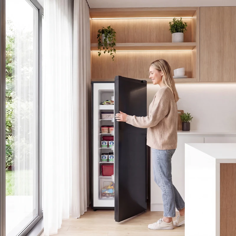 HOMCOM 7.0 Cu.Ft Upright Freezer, Compact Stand Up Freezer with 6 Adjustable Shelves, Reversible Door for Home Office, Black