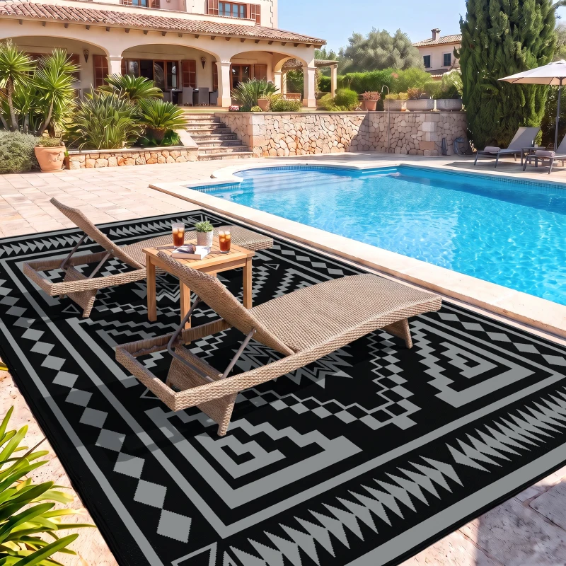 Outsunny Reversible Outdoor Rug, Waterproof Plastic Straw with Carry Bag, 9' x 18', Black & Gray Square Patchwork