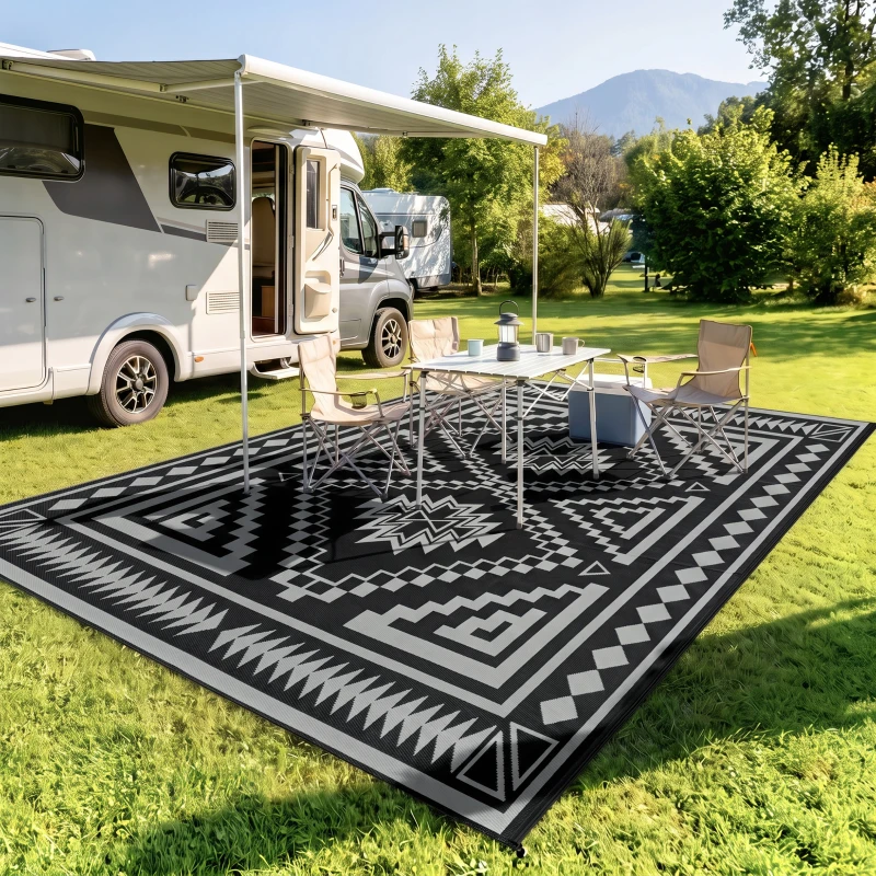 Outsunny Reversible Outdoor Rug, Waterproof Plastic Straw with Carry Bag, 9' x 18', Black & Gray Square Patchwork