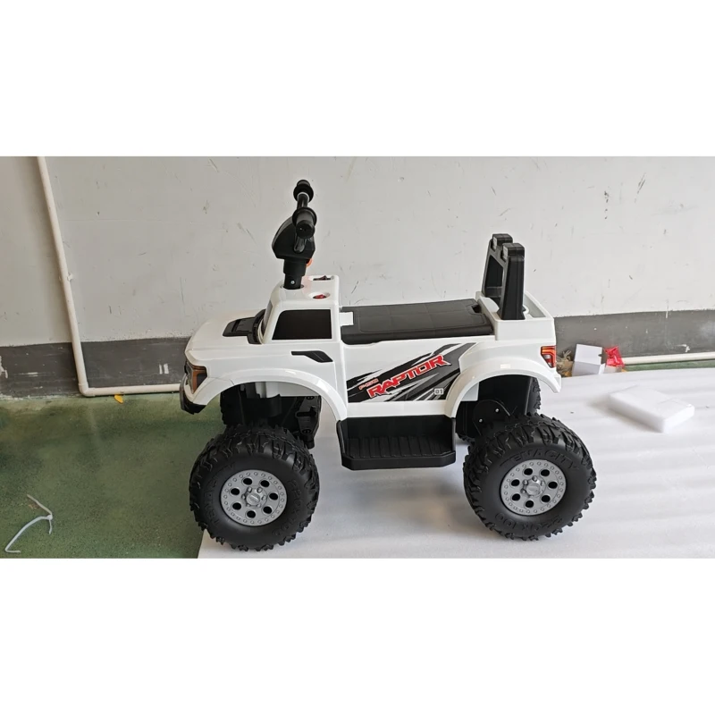 Qaba 12V Kids Ride on Truck Car, Licensed Ford F-150 Electric Car for Kids with Headlight, Horn, for Ages 2-5, White