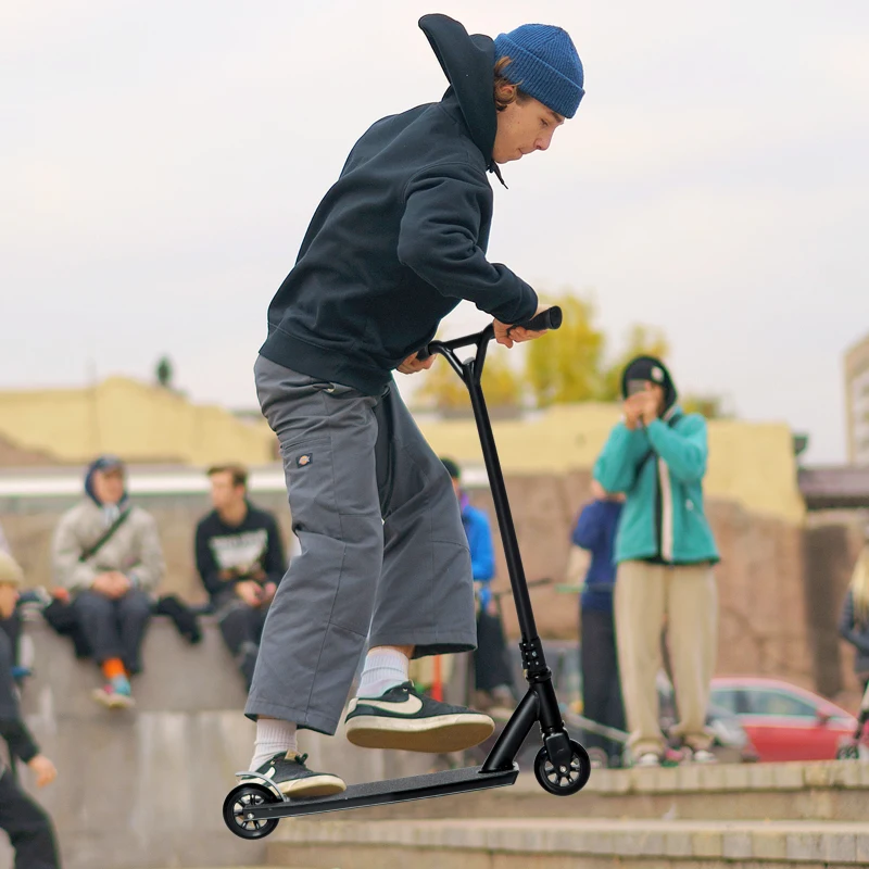 Aosom Stunt Scooter, Pro Scooter, Entry Level Freestyle Scooter w/ Lightweight Alloy Deck for 14 Years and Up Teens, Adults, Black