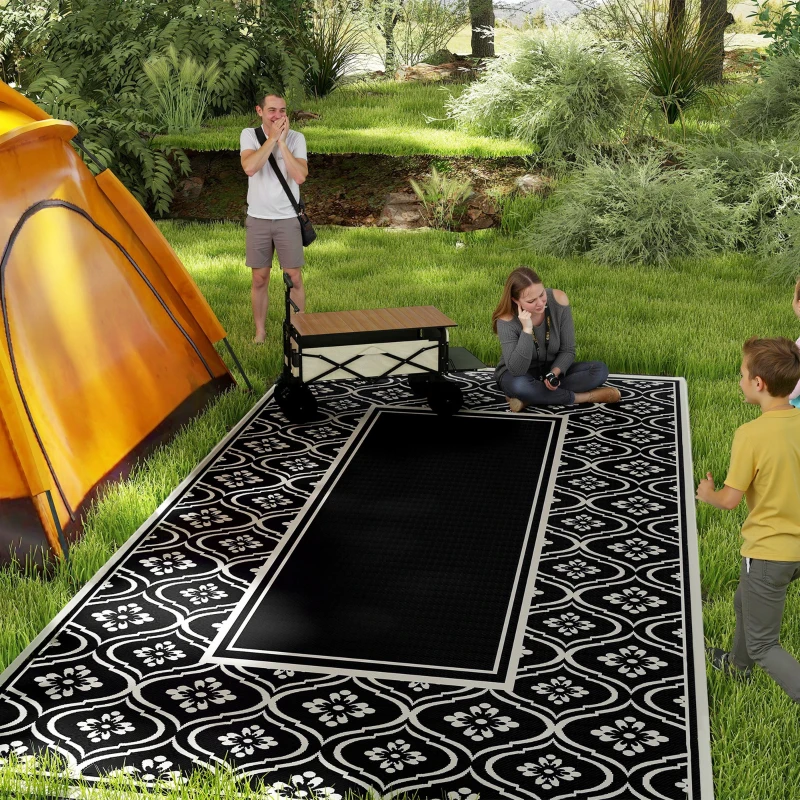 Outsunny Reversible Outdoor Rug, Waterproof Plastic Straw with Carry Bag, 9' x 18', Black & White Gourd Border